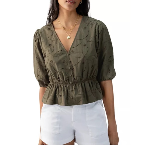 Sanctuary Tops - Sanctuary
Eyelet Button Front Top Dark Green XS